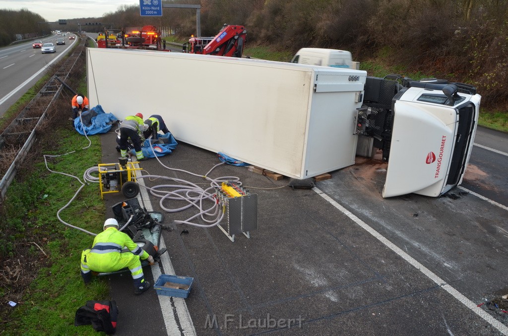 VU LKW umgestuerzt A 1 Rich Saarbruecken Hohe AS Koeln Niehl P023.JPG - Miklos Laubert